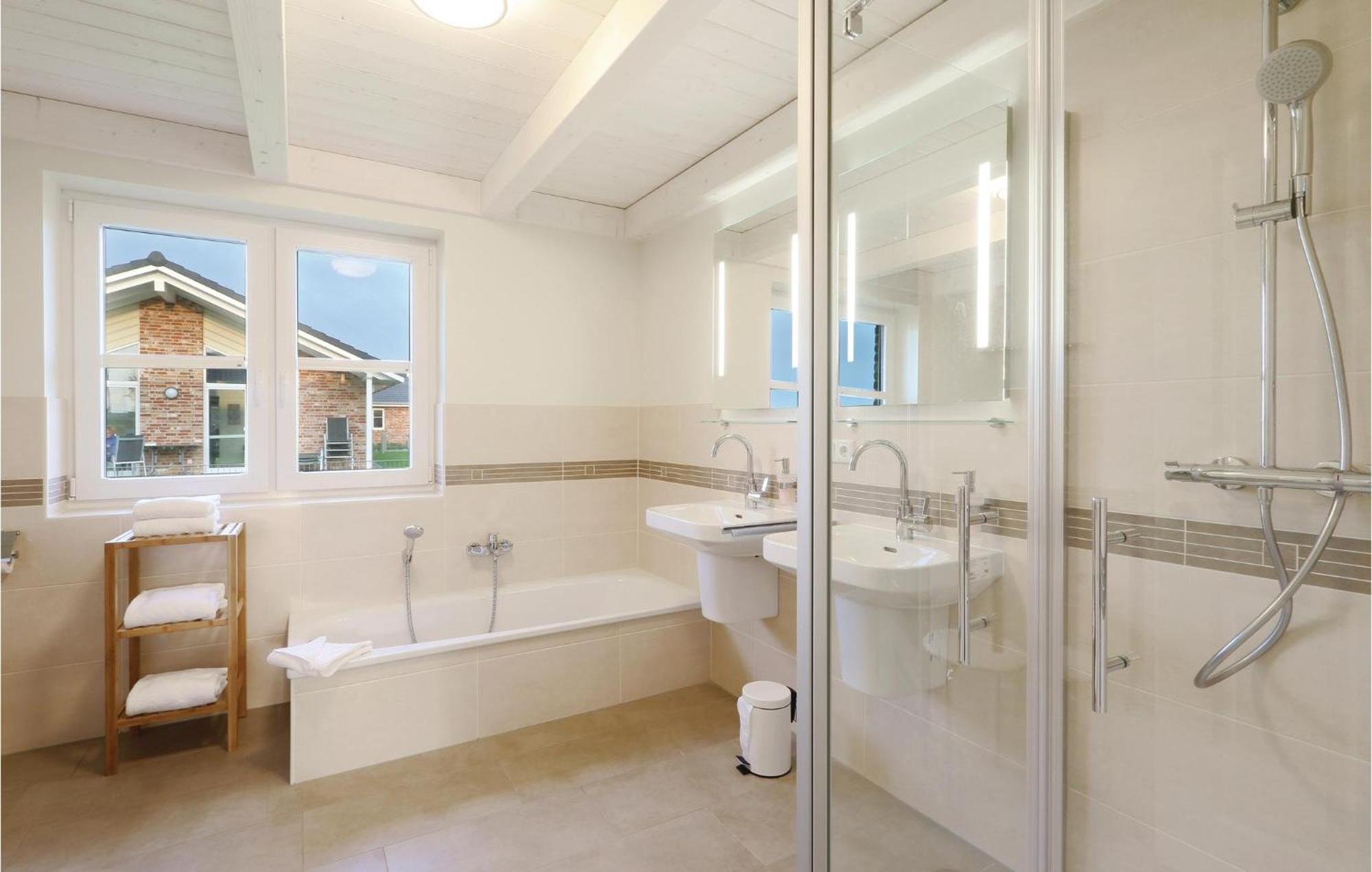 Beautiful Home In Dagebuell With Wifi Ngoại thất bức ảnh